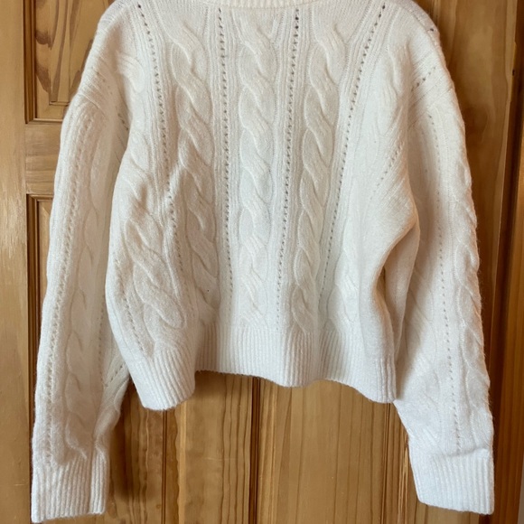 Chic Ivory Cable Knit Cardigan - Picture 2 of 4